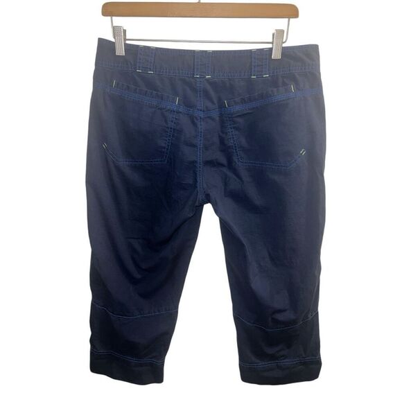 ✨Title Nine Blash Capri Navy Sz 8 Pants✨ - Picture 3 of 6